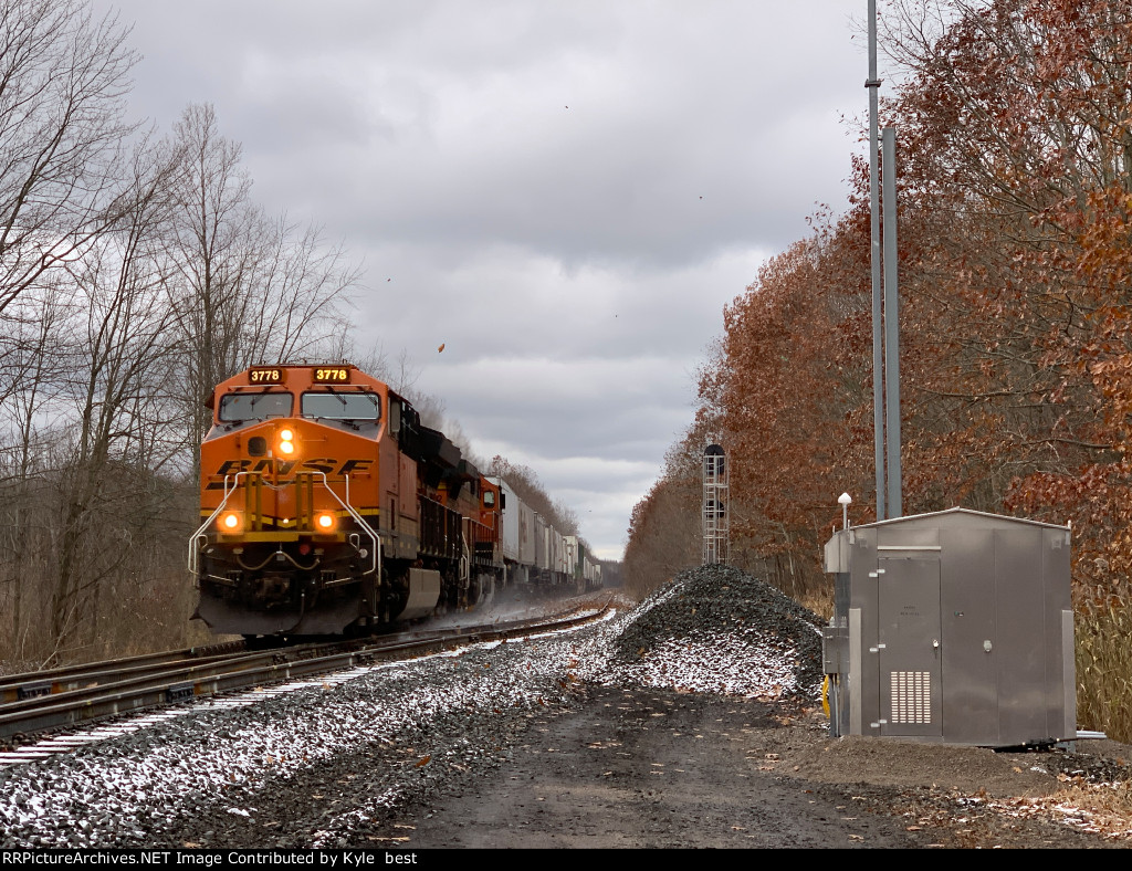 BNSF 3778 on 206